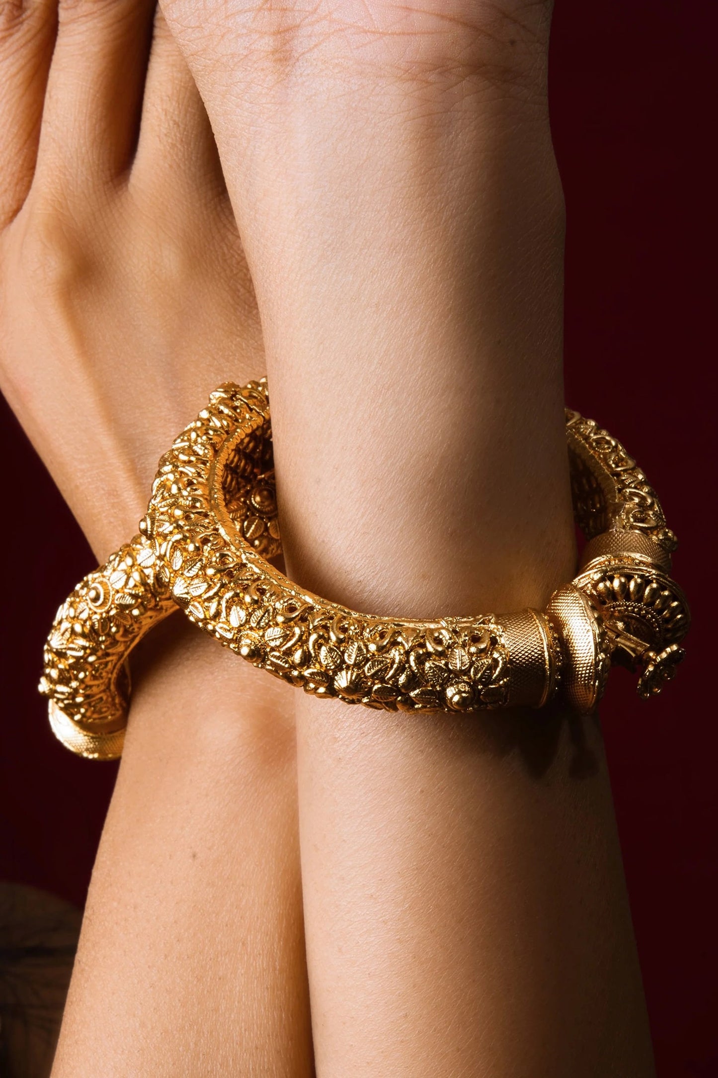 Fida Carved Bangle-Set of 2 