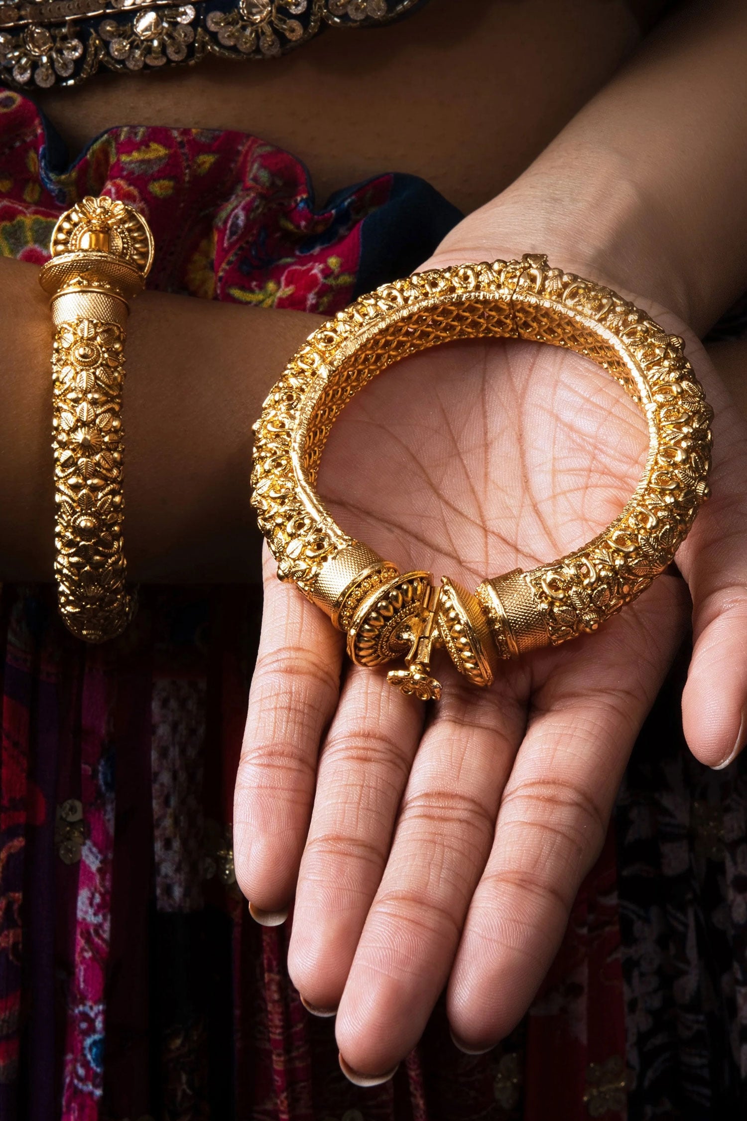 Fida Carved Bangle-Set of 2 