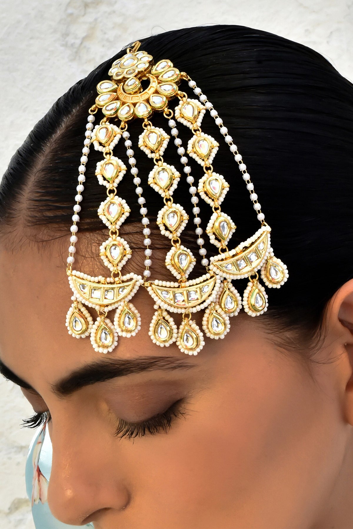 Kundan Embellished Chand Passa 