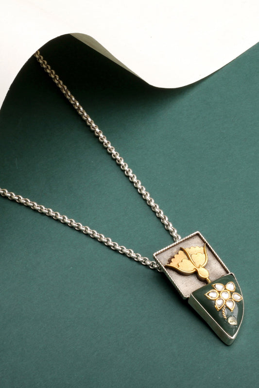Alice Kundan Embellished Pendant Necklace 