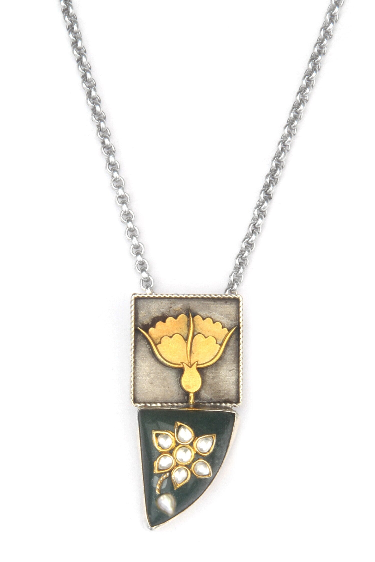 Alice Kundan Embellished Pendant Necklace 