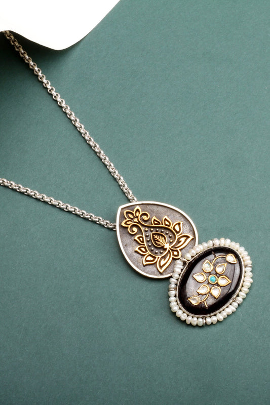 Rubina Carved Pendant Necklace 