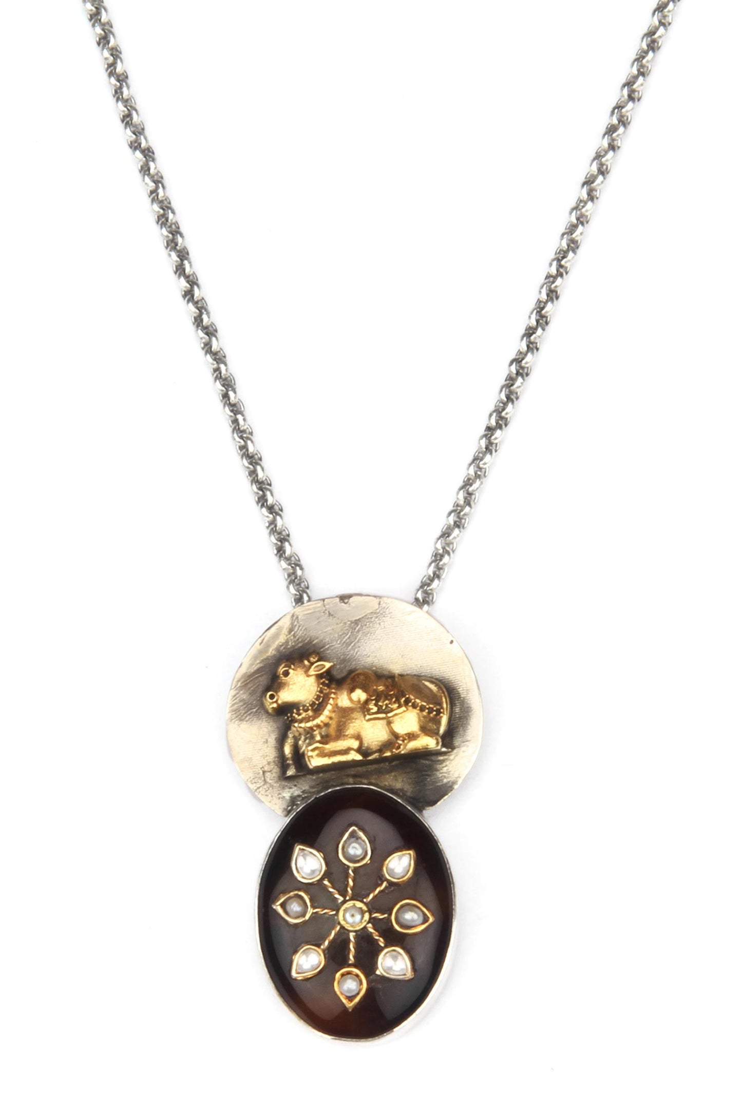 Anes Elegant Animal Motif Carved Pendant Necklace 