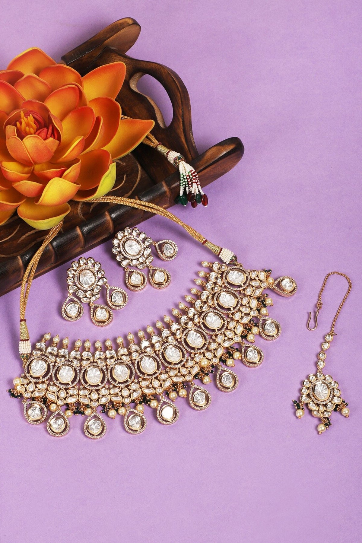 Kundan Embellished Necklace Set 
