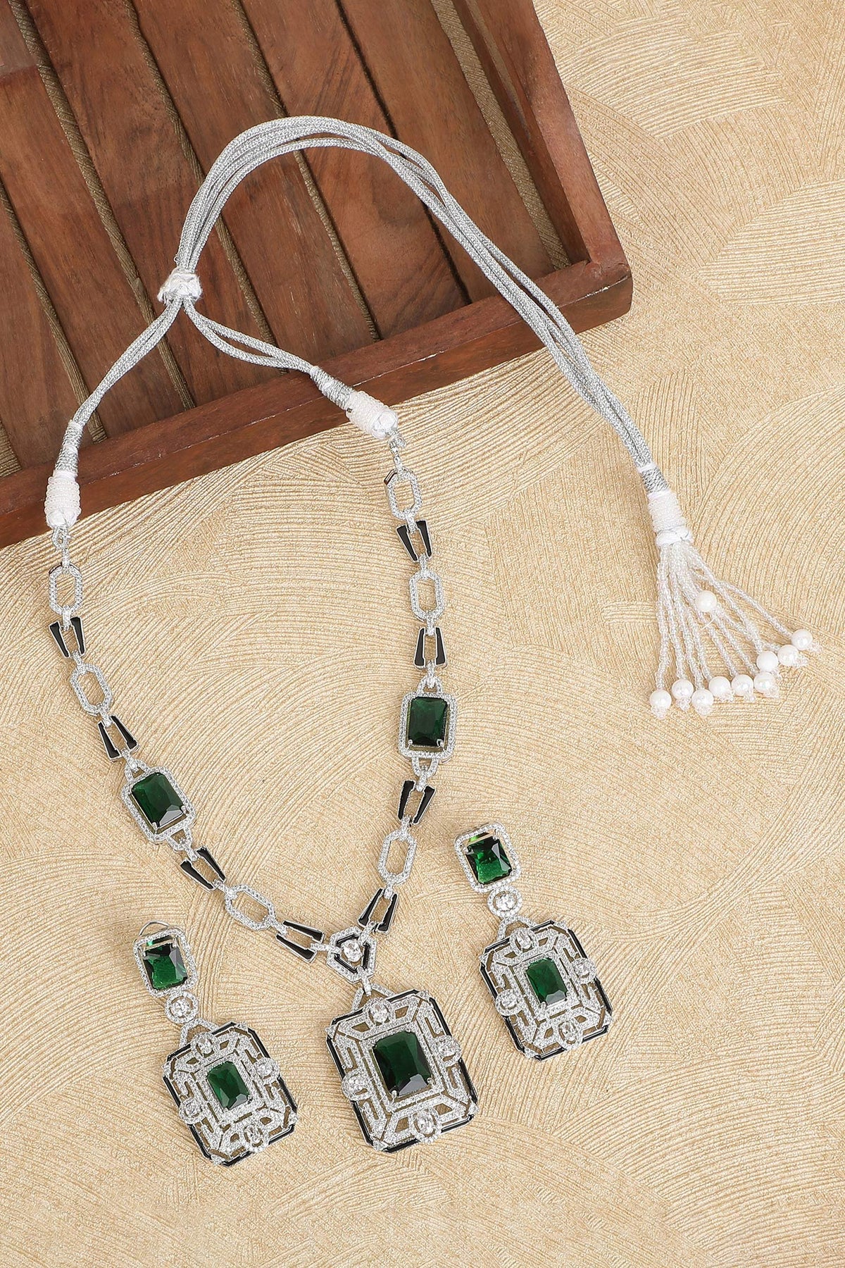 Geometric Cutwork Embellished Pendant Necklace 