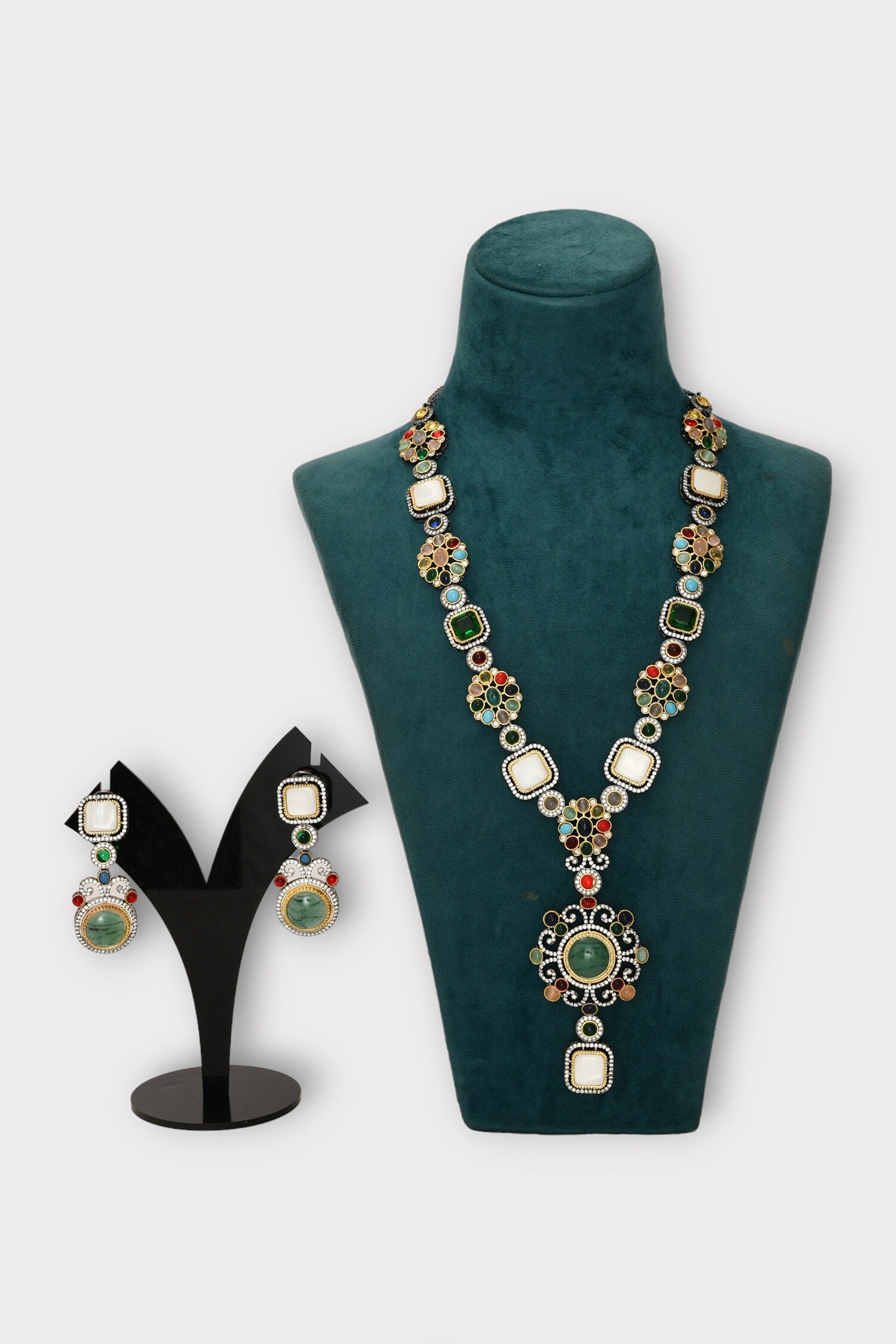 Graceful Stone Studded Floral Necklace Set 
