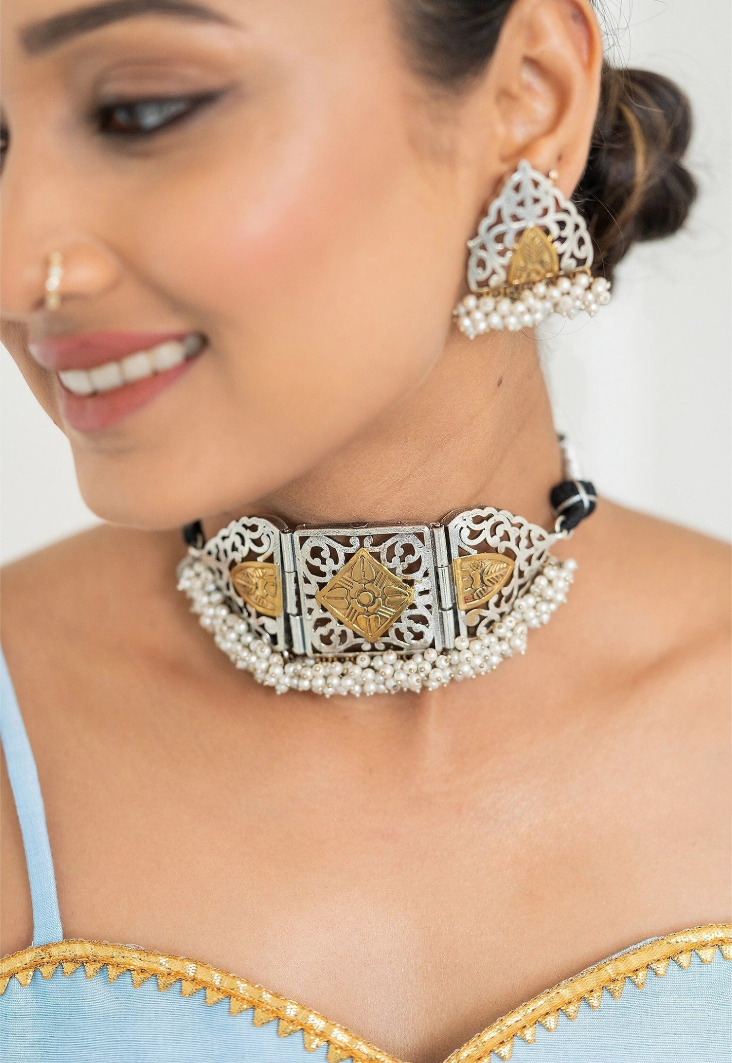 Adwika Floral Carved Choker Set 
