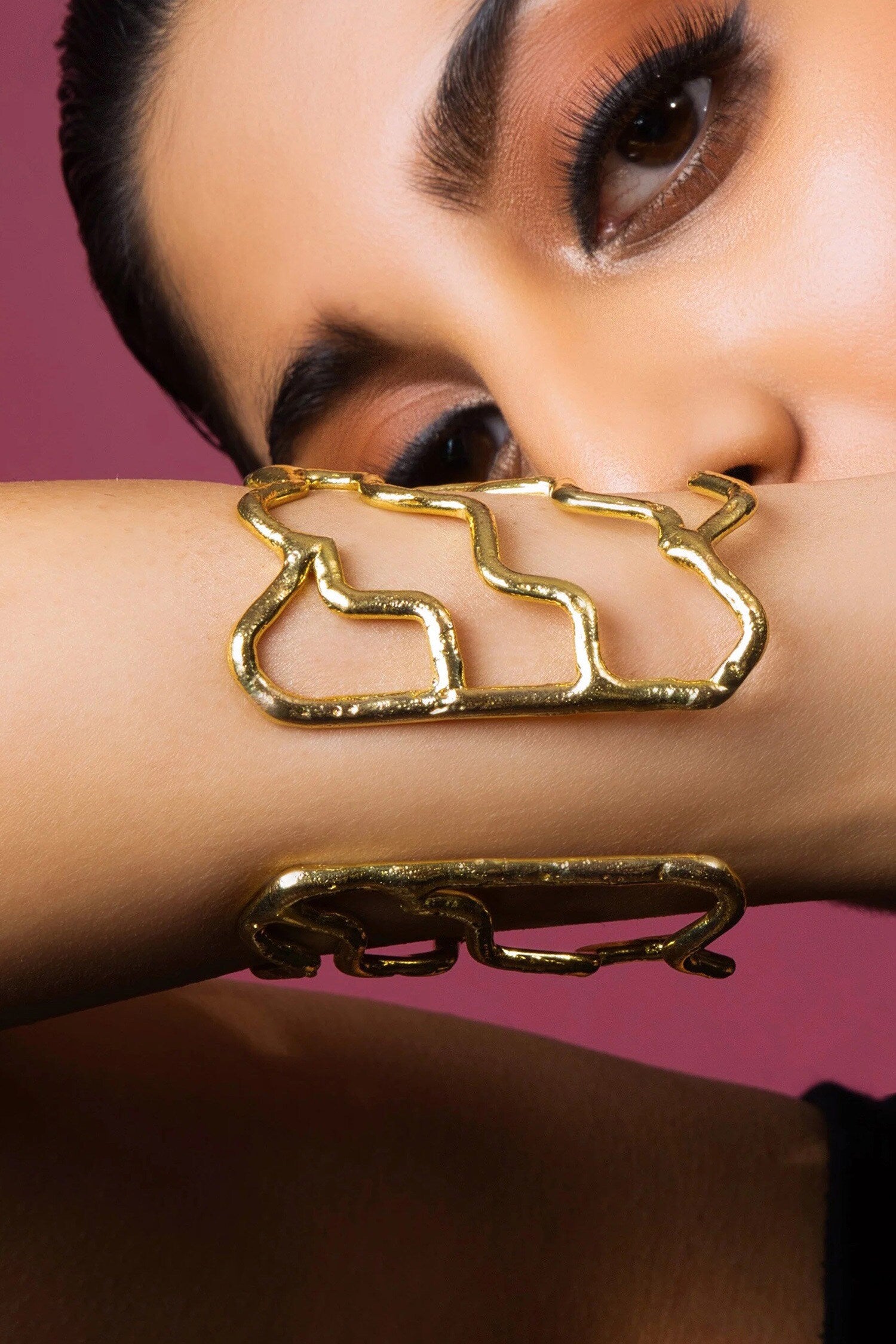 Radiant Agate Stone Embellished Cuff 