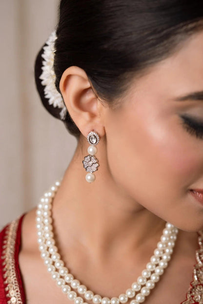 Hira Kundan Embellished Pendant Necklace Set 
