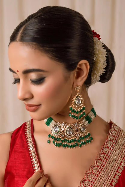 Kanika Kundan Studded Choker Set 