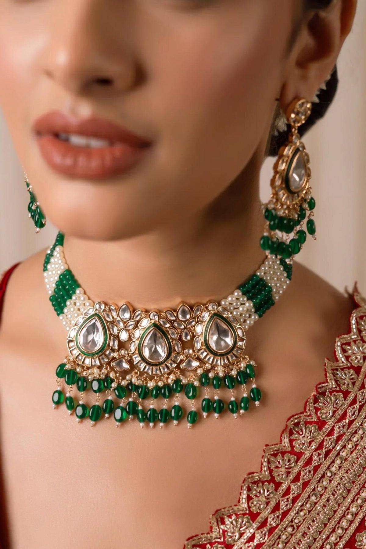 Kanika Kundan Studded Choker Set 