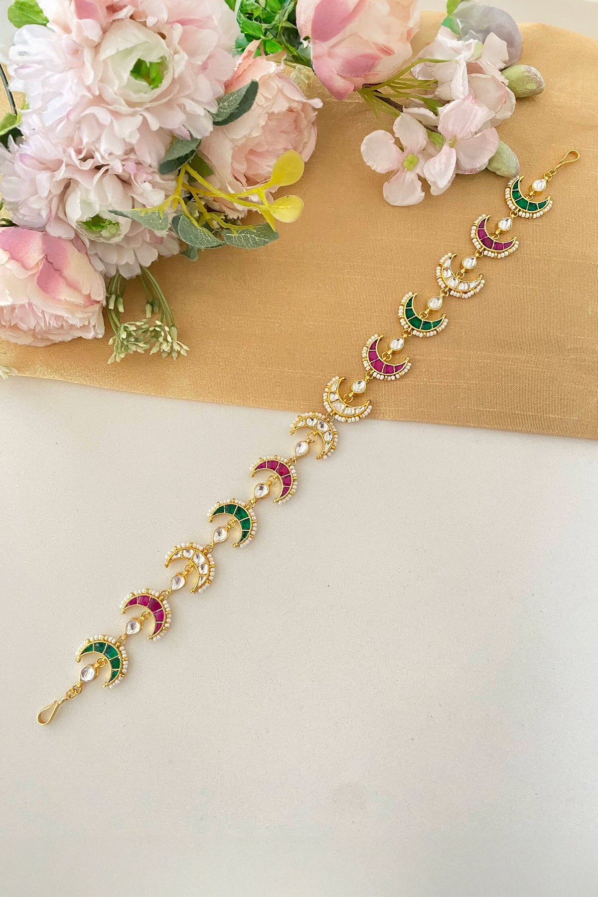 Chaand Embellished Sheeshphool 