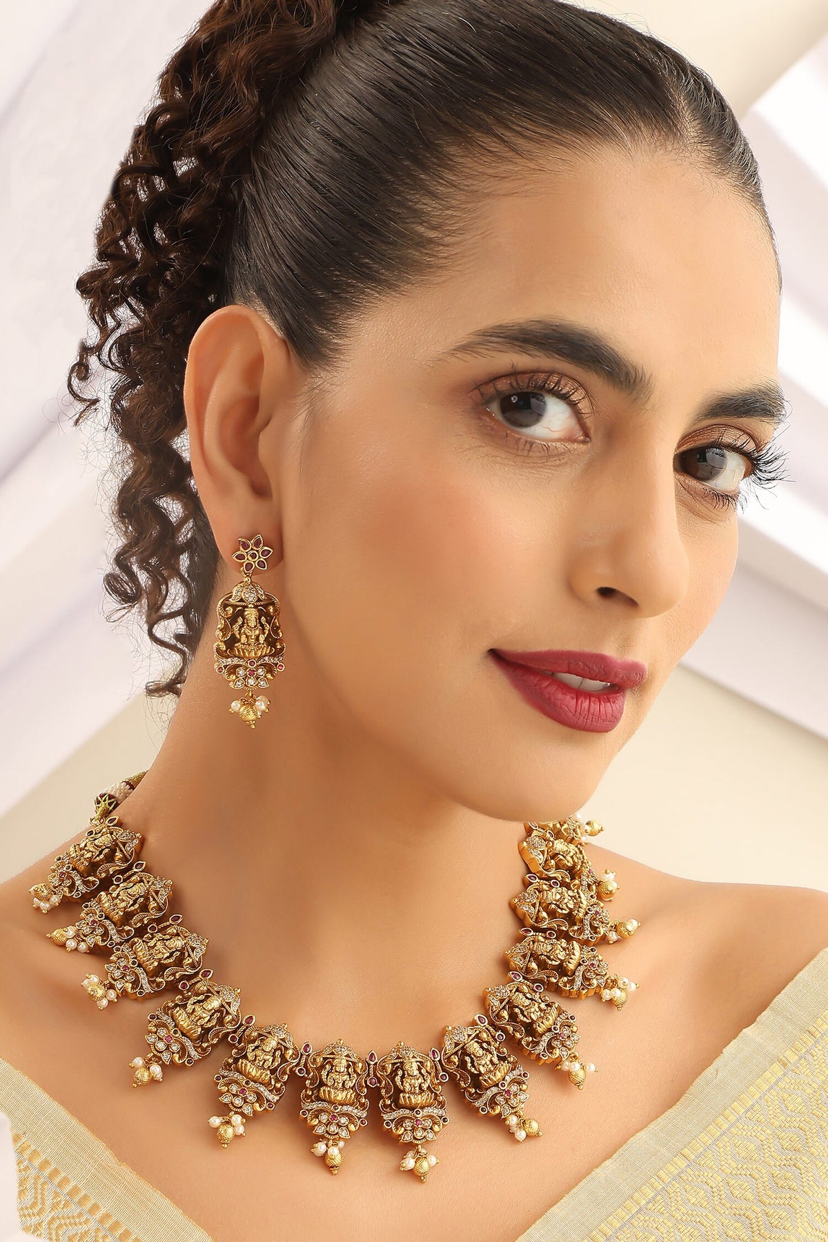 Carved Temple Necklace Set 