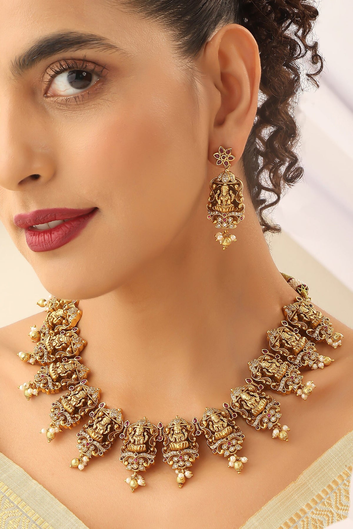 Carved Temple Necklace Set 