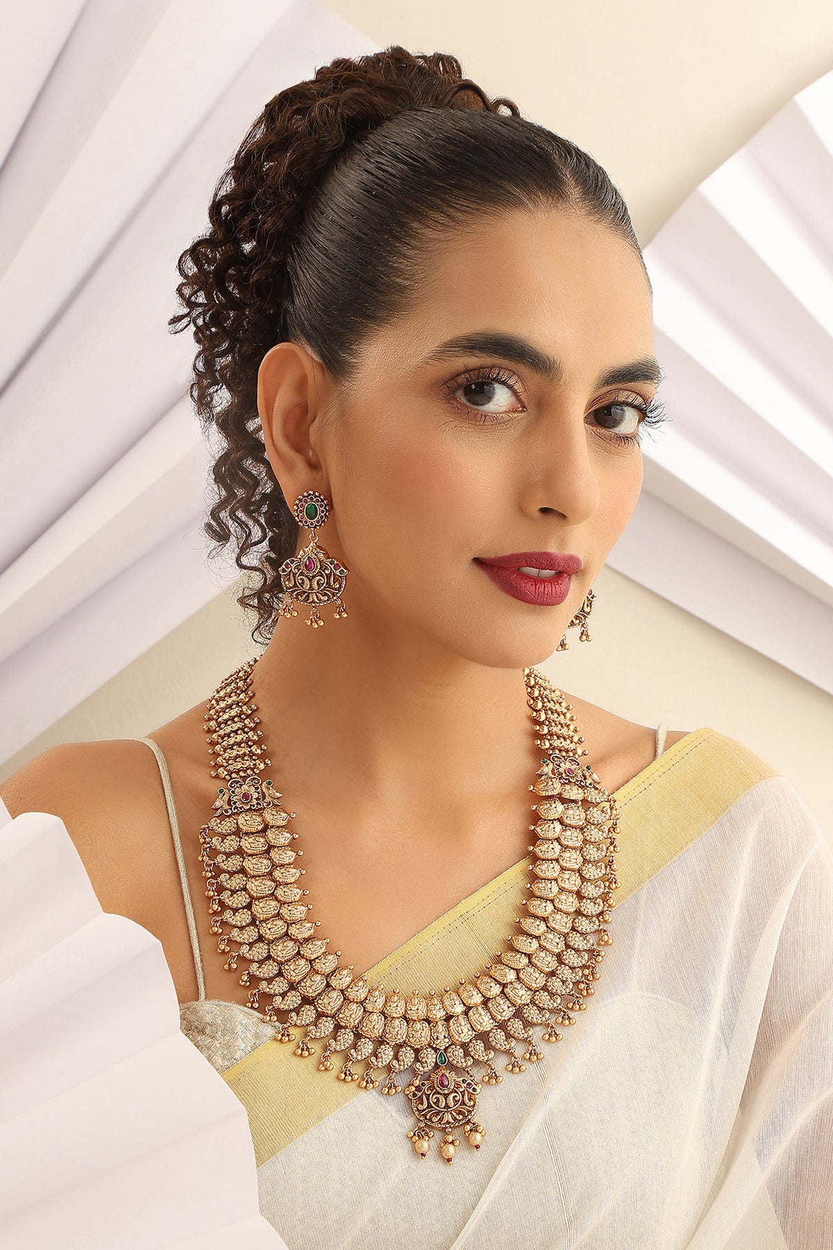 Layered Motif Carved Necklace Set 