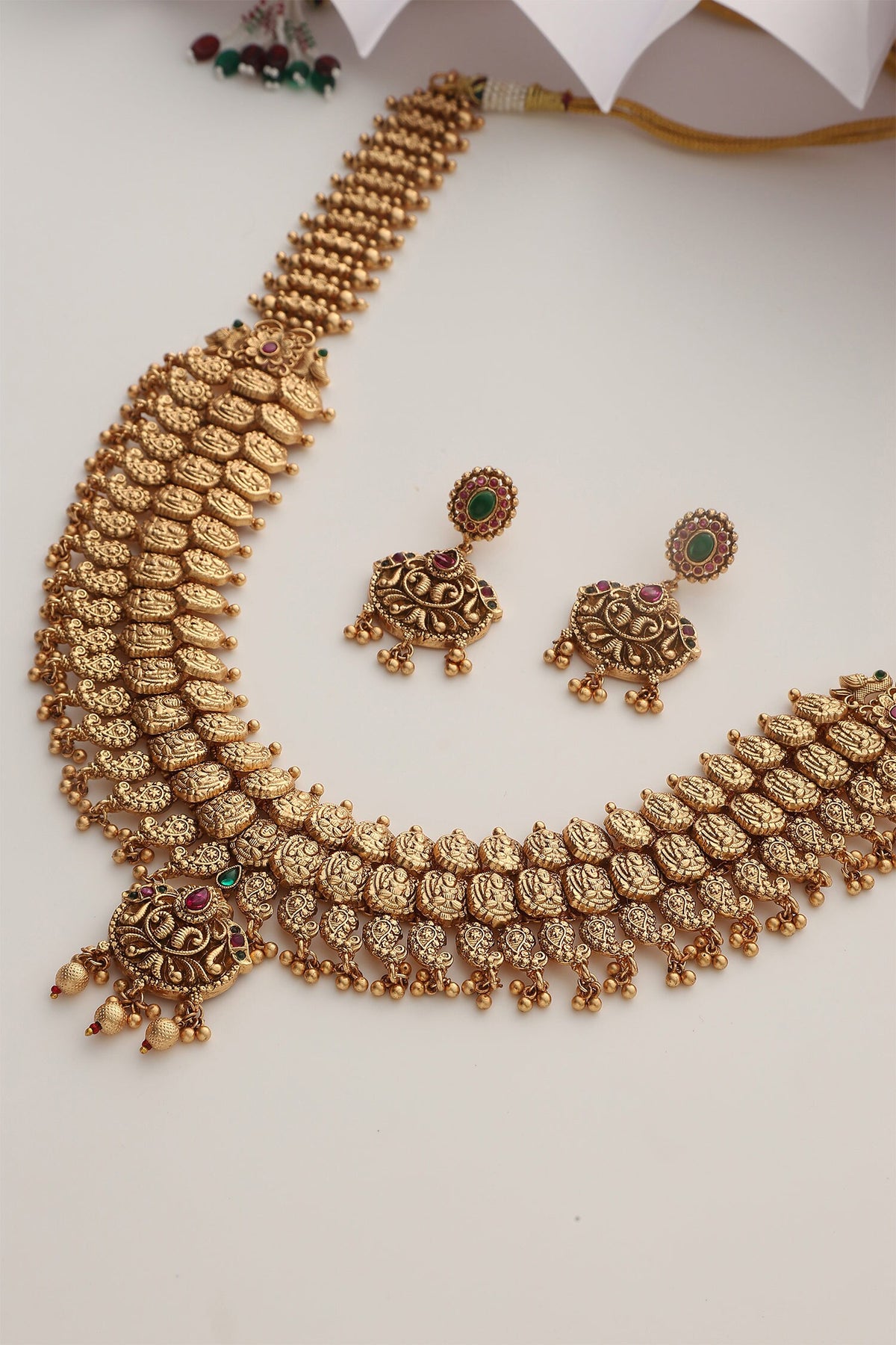 Layered Motif Carved Necklace Set 