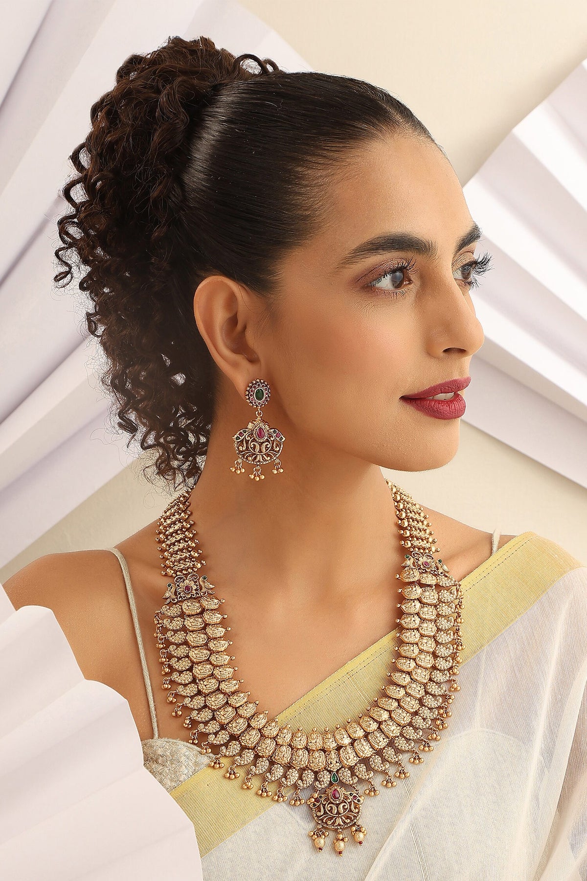 Layered Motif Carved Necklace Set 