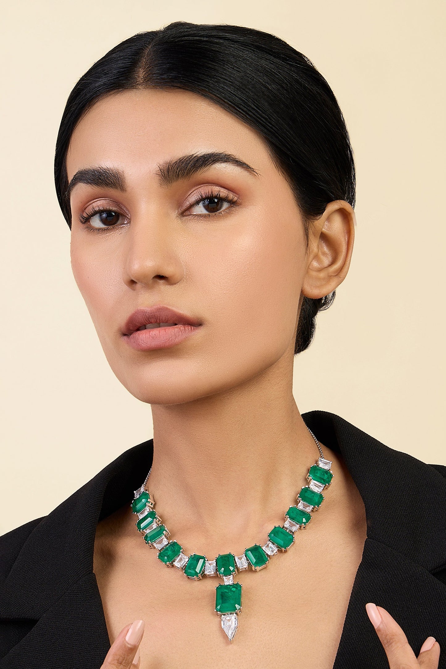 Doublet Emerald Stone Embellished Drop Choker 