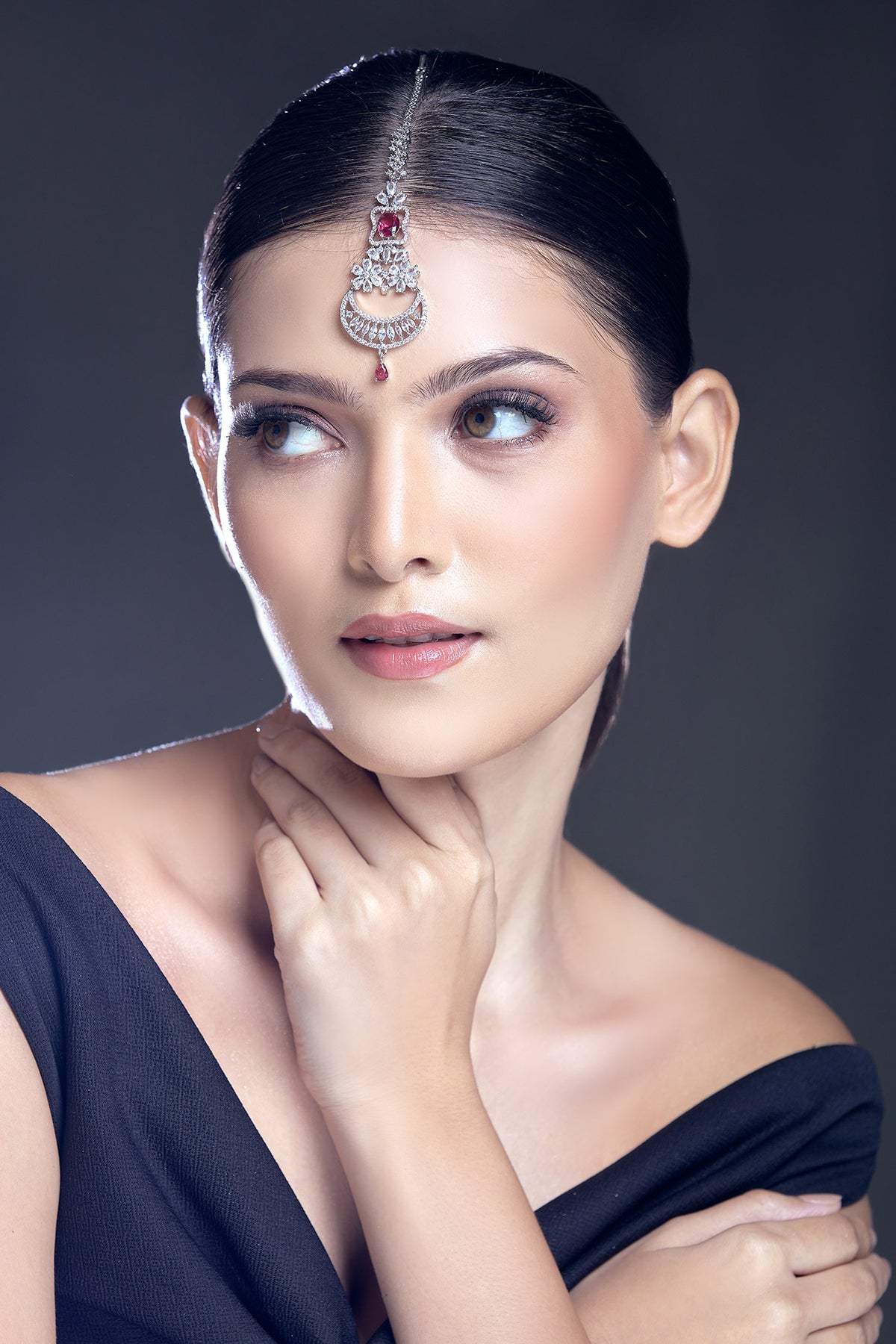 Zircon Embellished Maangtikka 