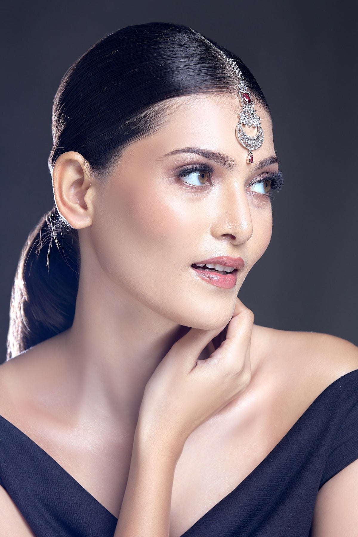 Zircon Embellished Maangtikka 