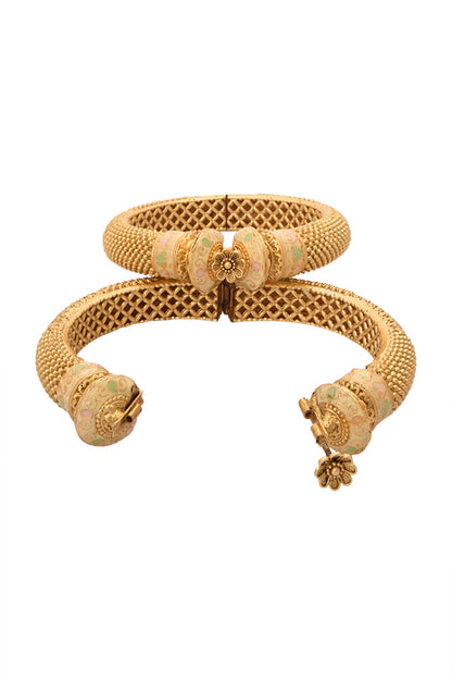 Floral Carved 2 Pcs Bangles 
