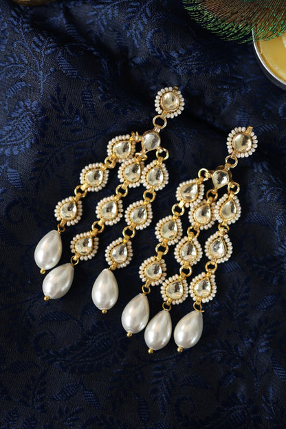 Kundan & Shell Pearl Earrings 
