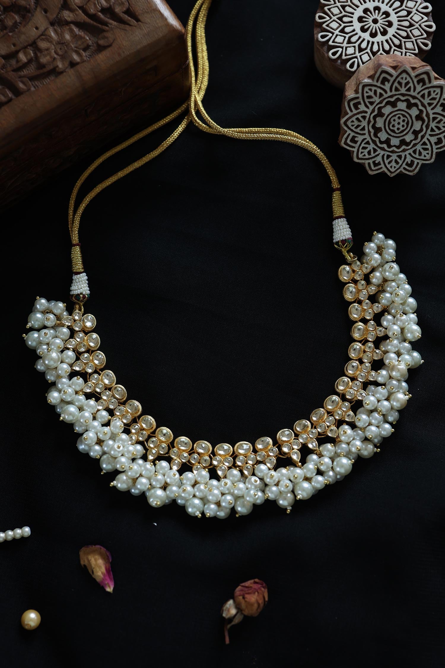 Kundan & Pearl Embellished Necklace 