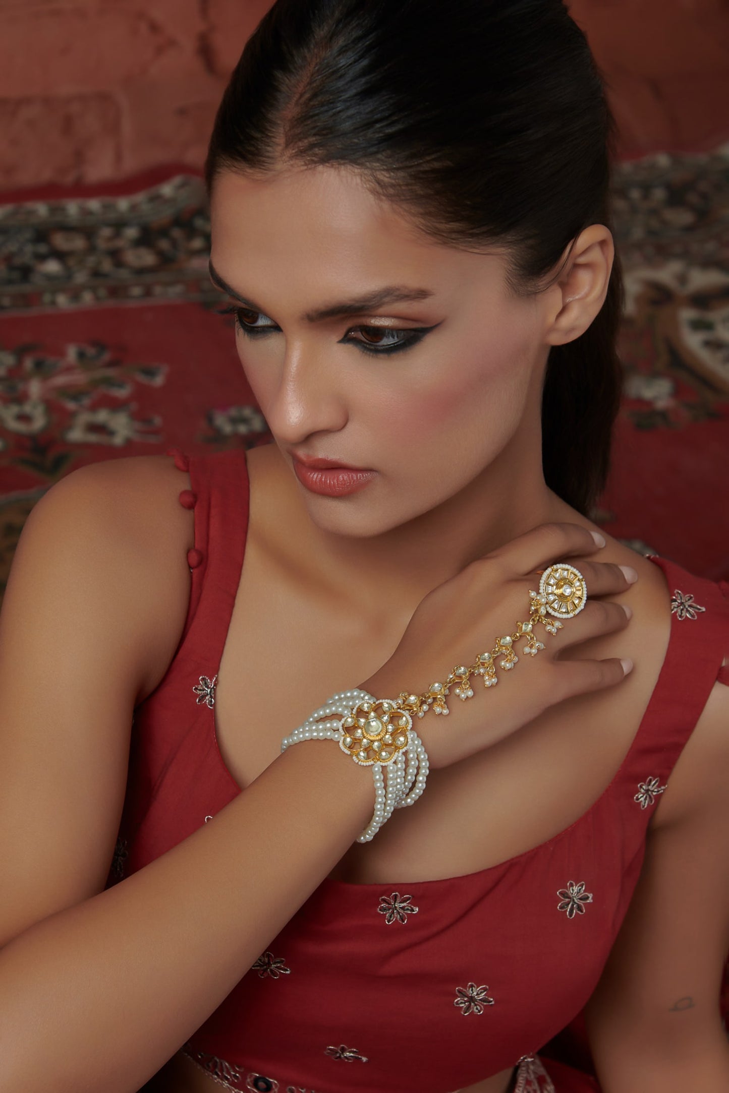 Floral Kundan Unit Embellished Haathphool 