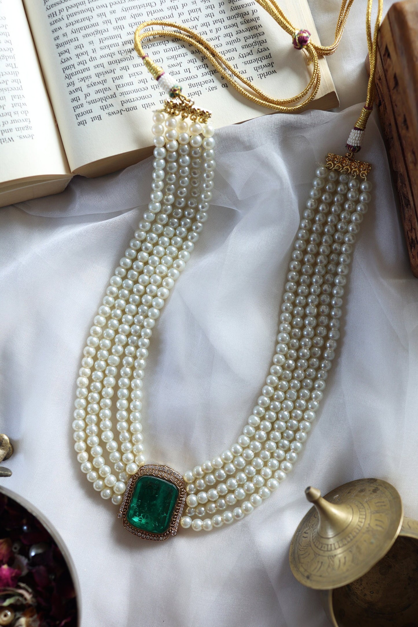 Emerald Doublet Stone Embellished Pearl Necklace 
