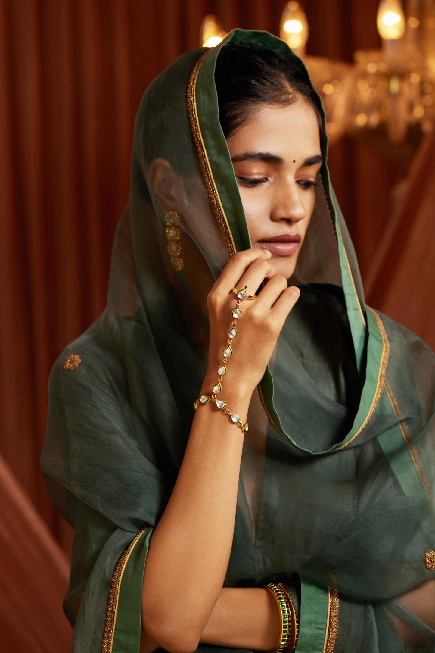 Kundan Vine Embellished Hathphool 