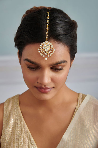 Kundan Embellished Maangtikka 