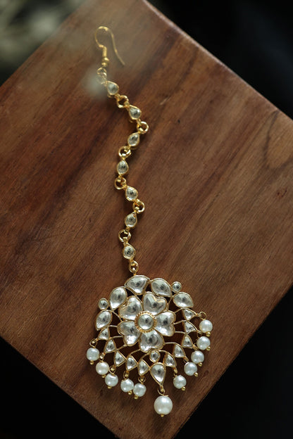 Kundan Embellished Maangtikka 