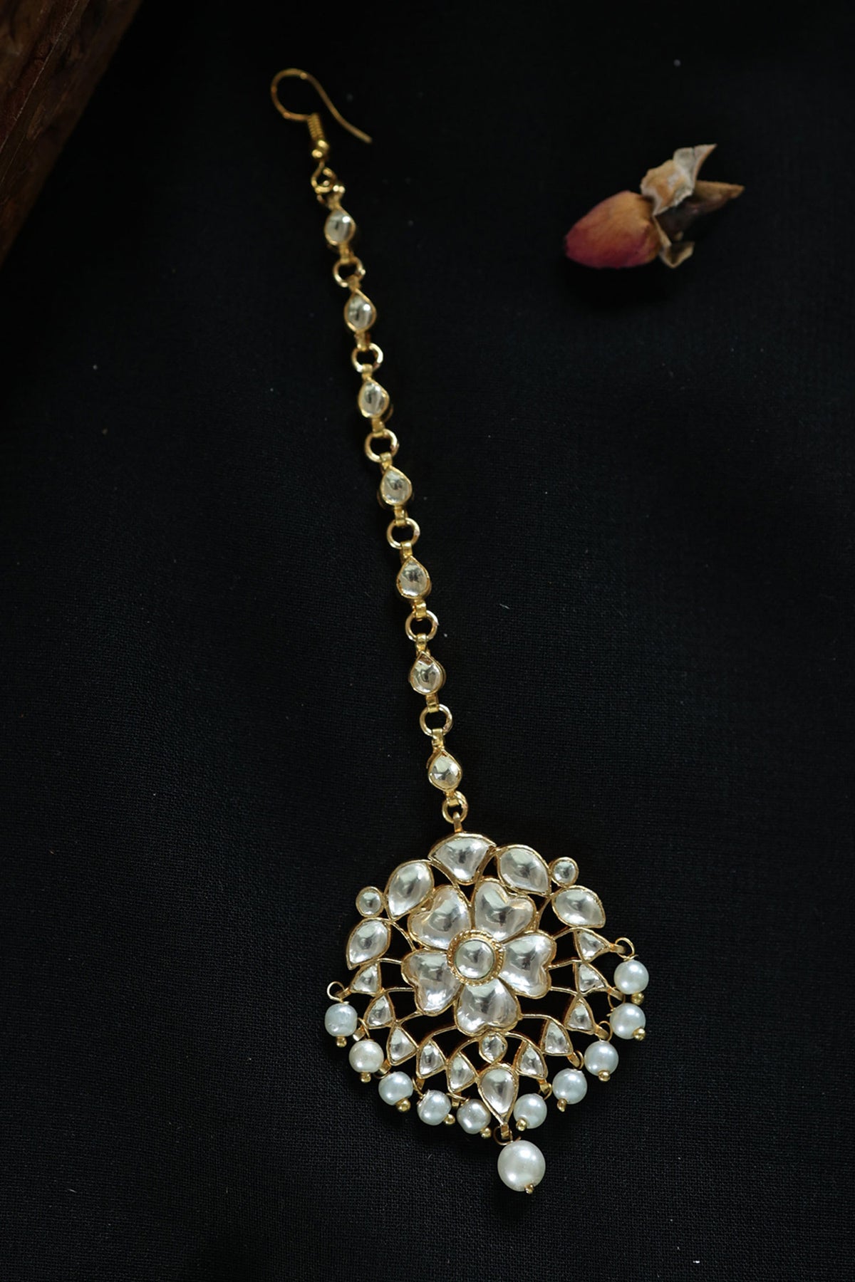 Kundan Embellished Maangtikka 