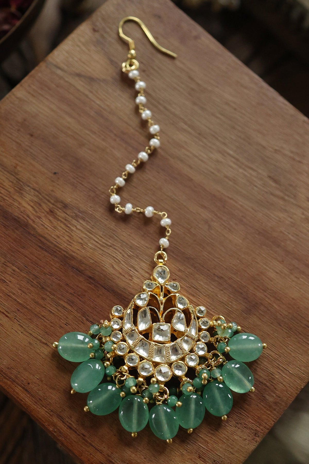 Kundan Carved Maangtikka 