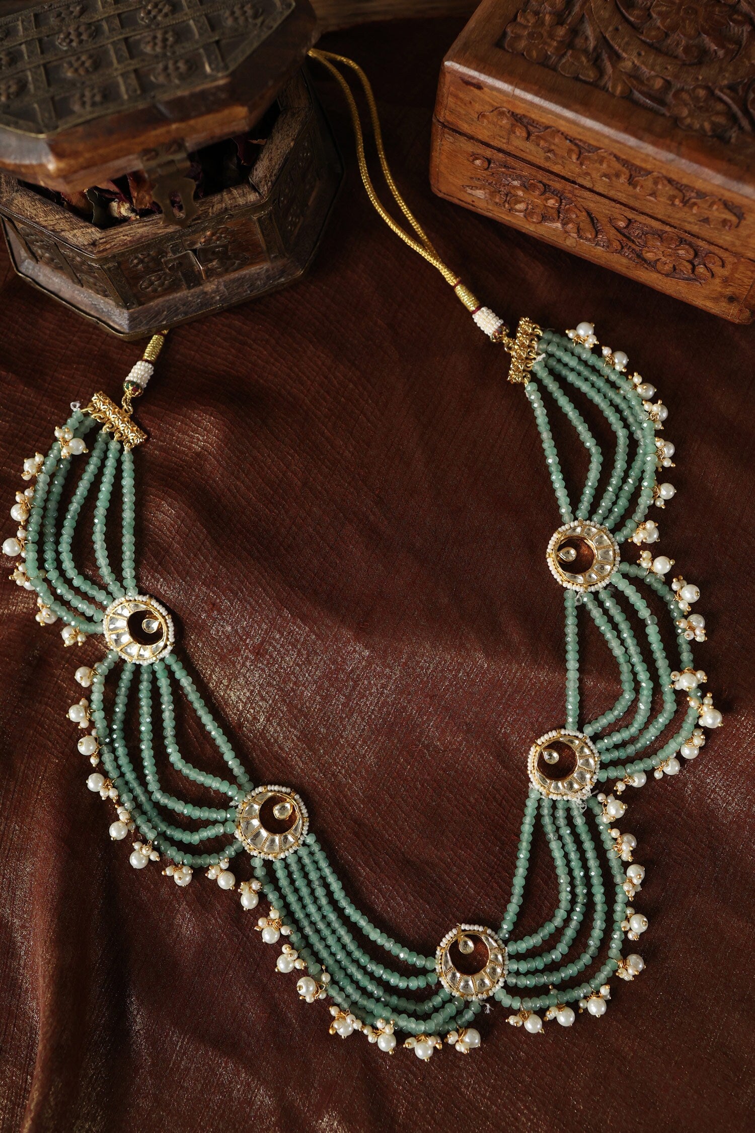 Scallop String Embellished Necklace 