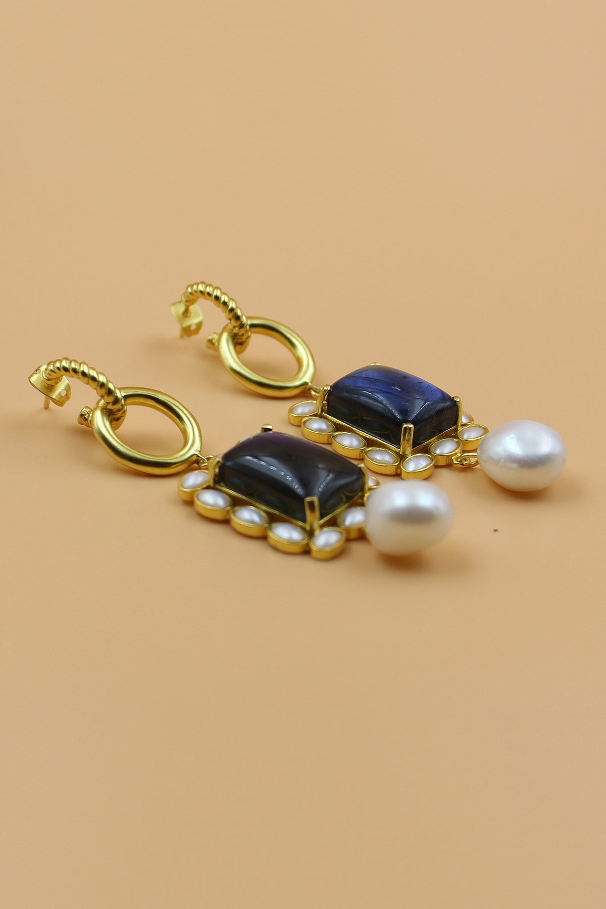 Gris Pearl Drop Earrings 