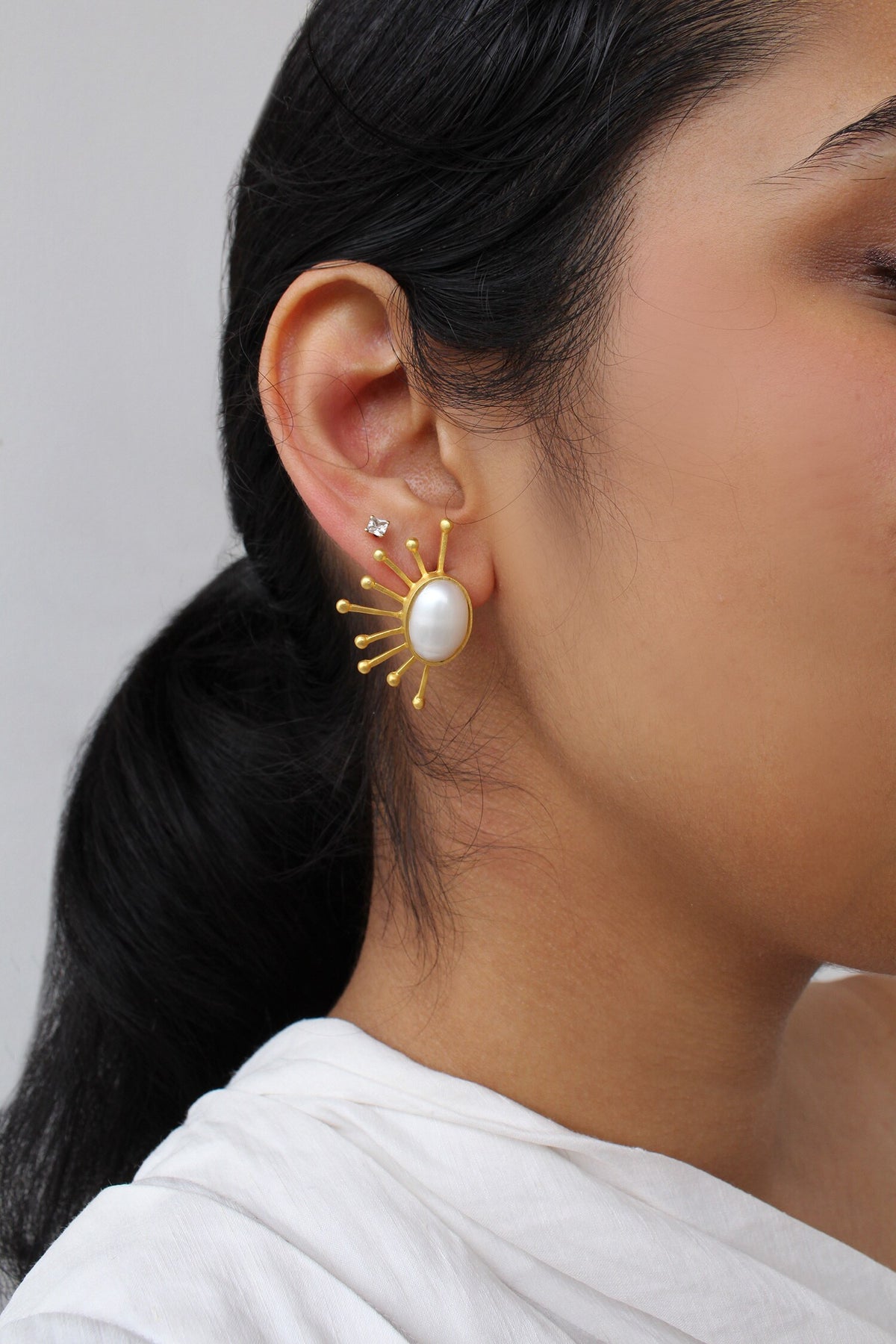 Aadha Sitara Pearl Studs 