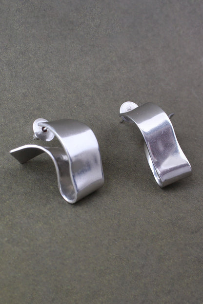Rigel Flowing Ribbon Hoops 