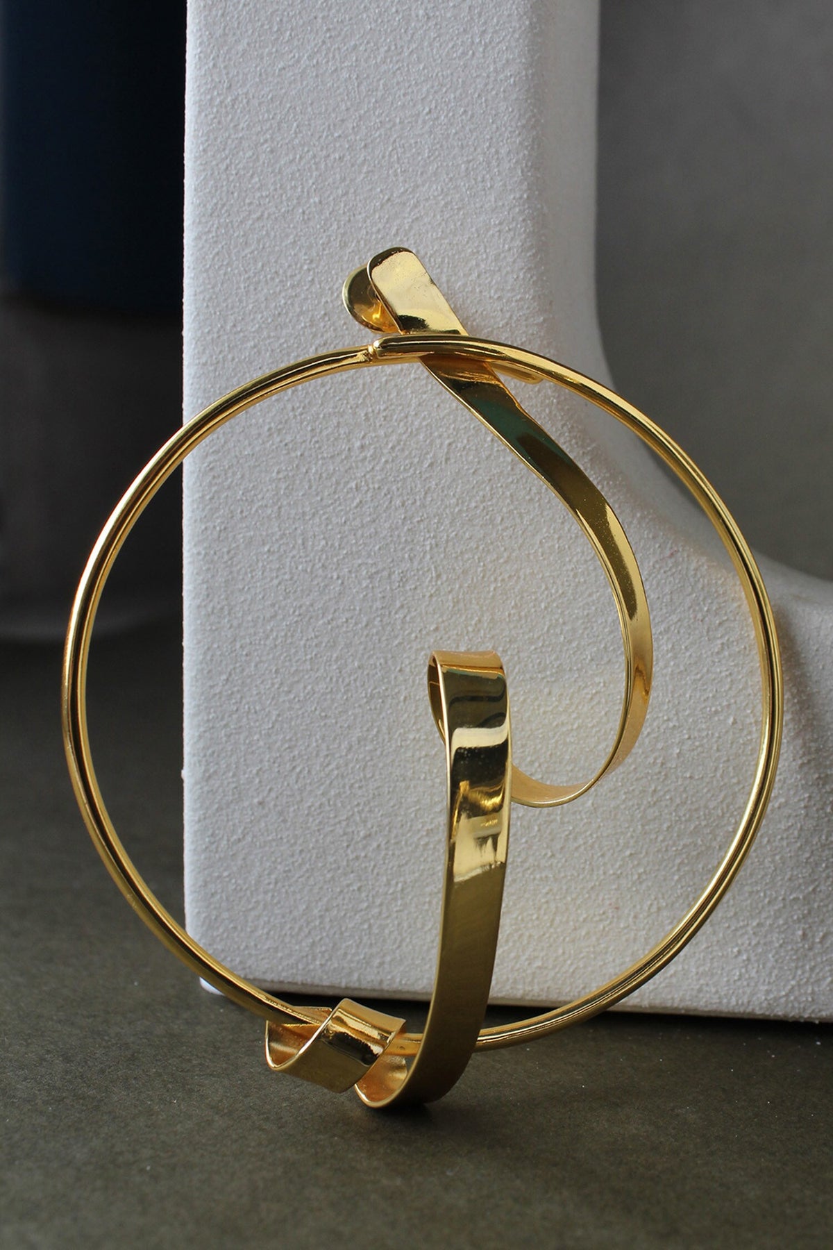 Intertwined Ribbon Hoops 