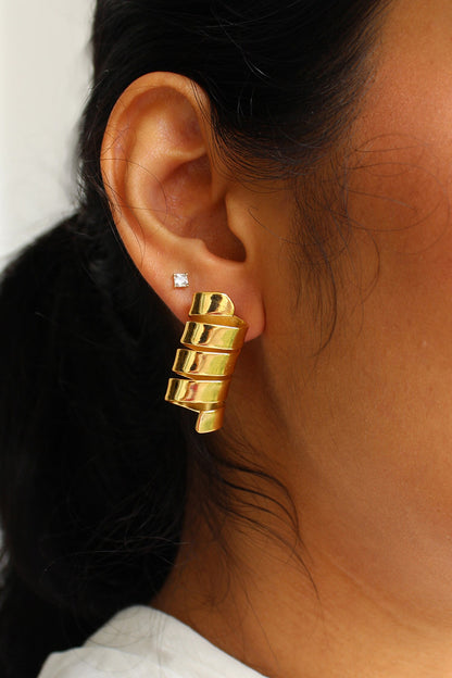 Twisted Ribbon Pattern Studs 