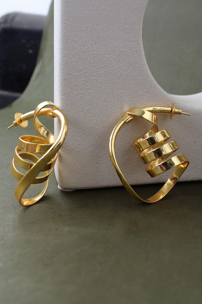 Draco Twisted Ribbon Pattern Earrings 