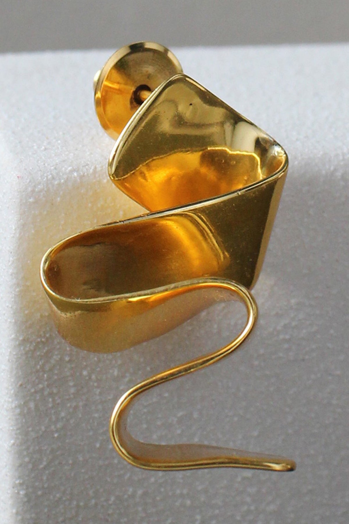 Vega Rippling Ribbon Pattern Earrings 