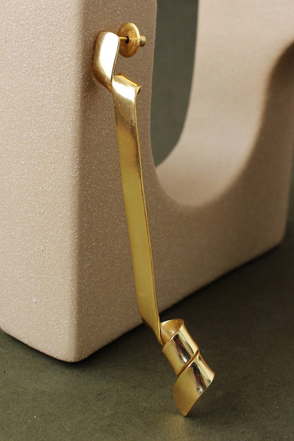 Aqula Rippling Ribbon Pattern Earrings 