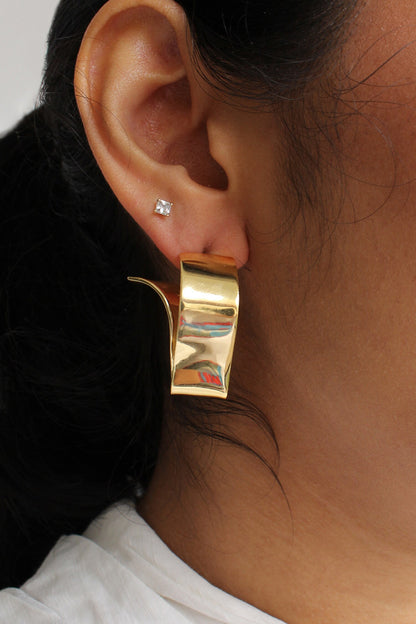 Rigel Rippling Ribbon Pattern Earrings 