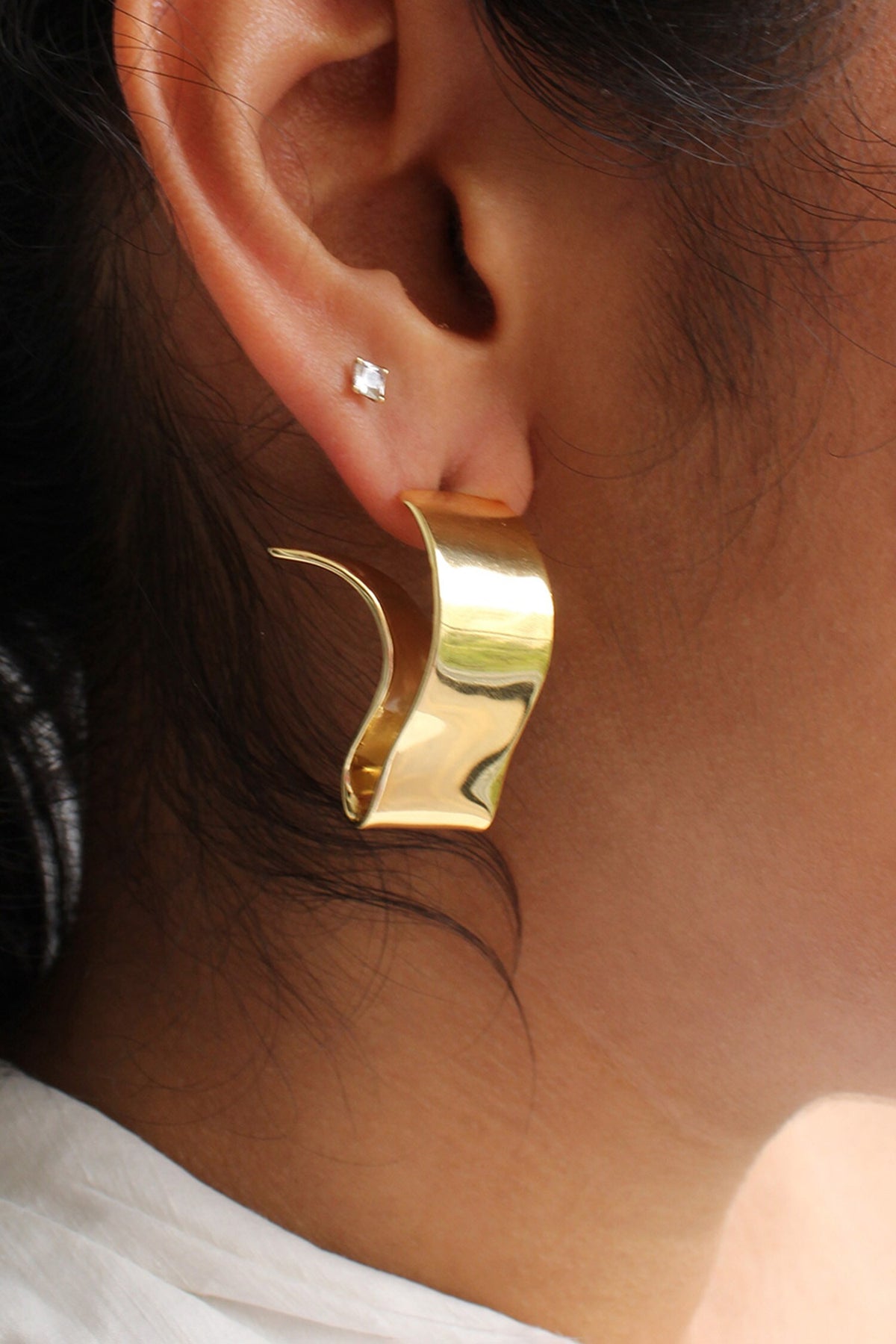 Rigel Rippling Ribbon Pattern Earrings 