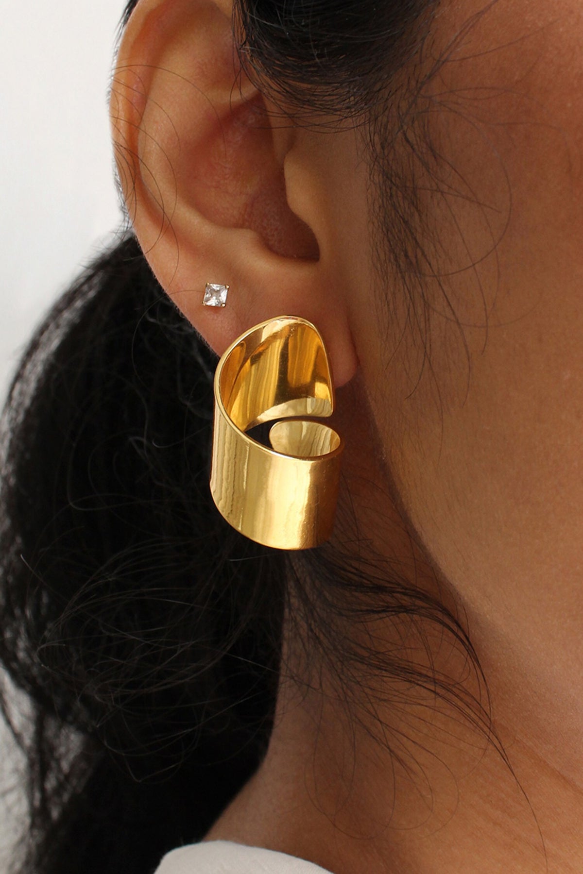 Deneb Rippling Pattern Earrings 