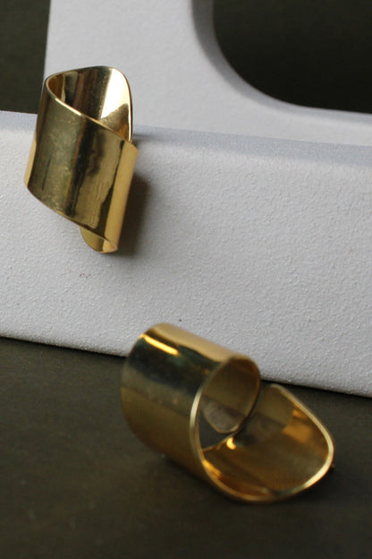 Deneb Rippling Pattern Earrings 