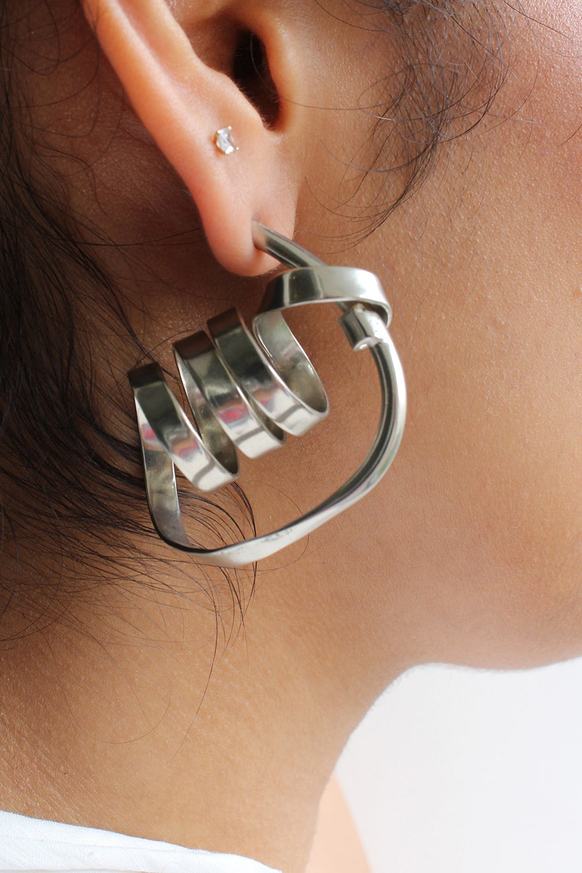 Draco Twisted Ribbon Pattern Earrings 