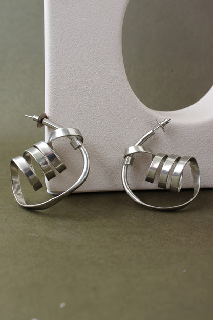Draco Twisted Ribbon Pattern Earrings 
