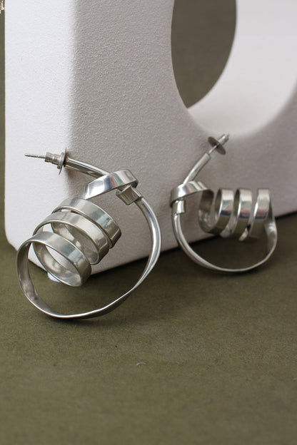 Draco Twisted Ribbon Pattern Earrings 